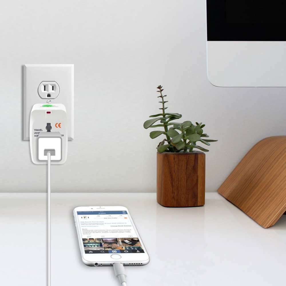 オールインワン万能旅行用AC電源アダプター 2つのUSB T - Travel Accessories For Europe のレビューと価格
